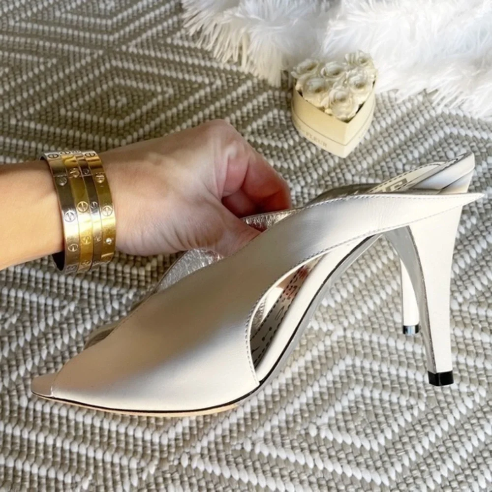 Givenchy Wing White Leather Sandals - Picture 3 of 15